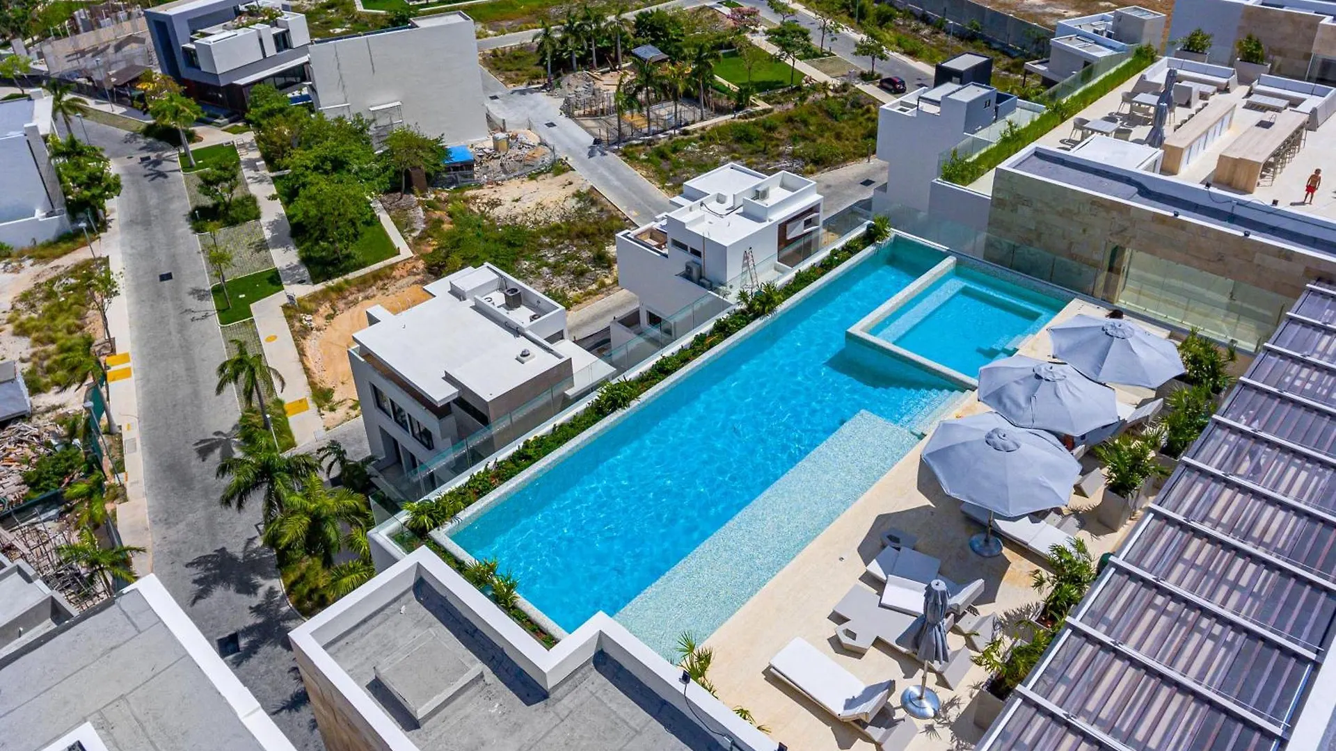 Condos @ Riva Cancun